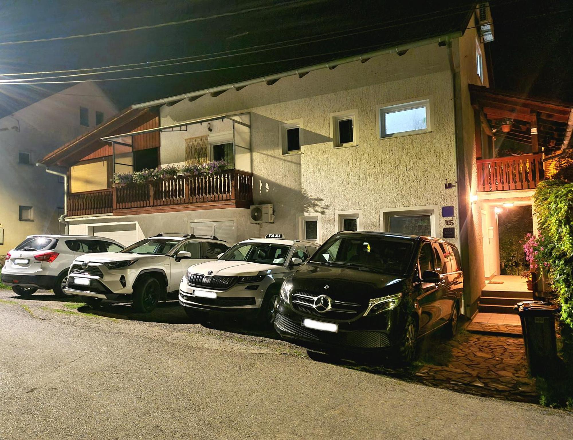 Apartment Garden สลูน ภายนอก รูปภาพ